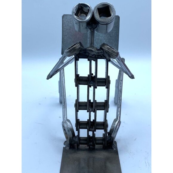 Metal Sculpture Recycled Original Scrap Tool Man Reading Hand Crafted - Picture 4 of 6